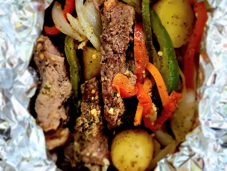 Paquetes de papel de aluminio para bistec y patatas  &ndash; Geedel
