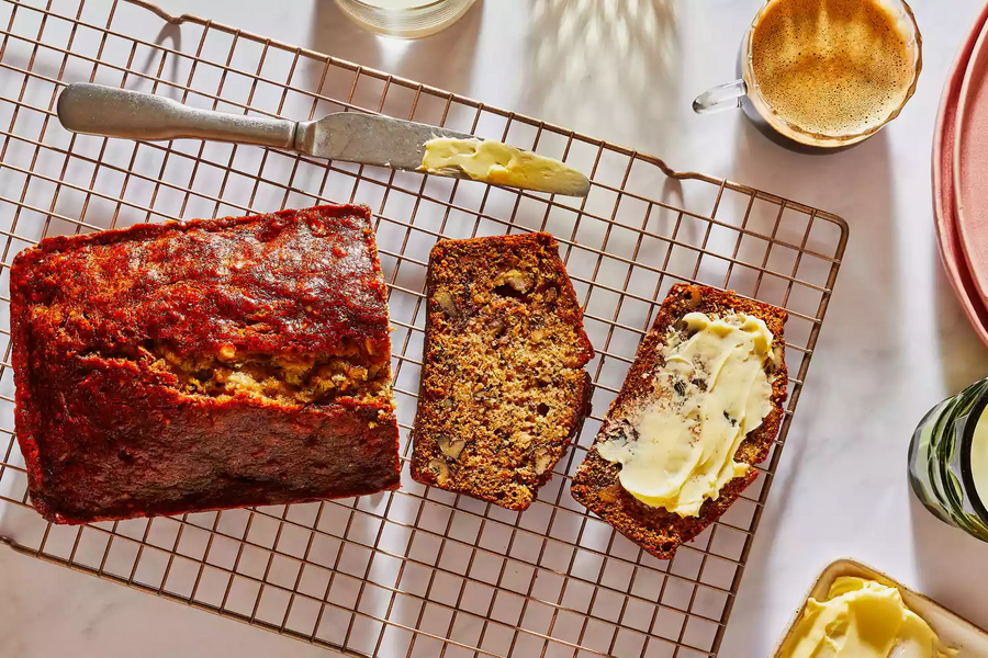Pan de plátano con un huevo 